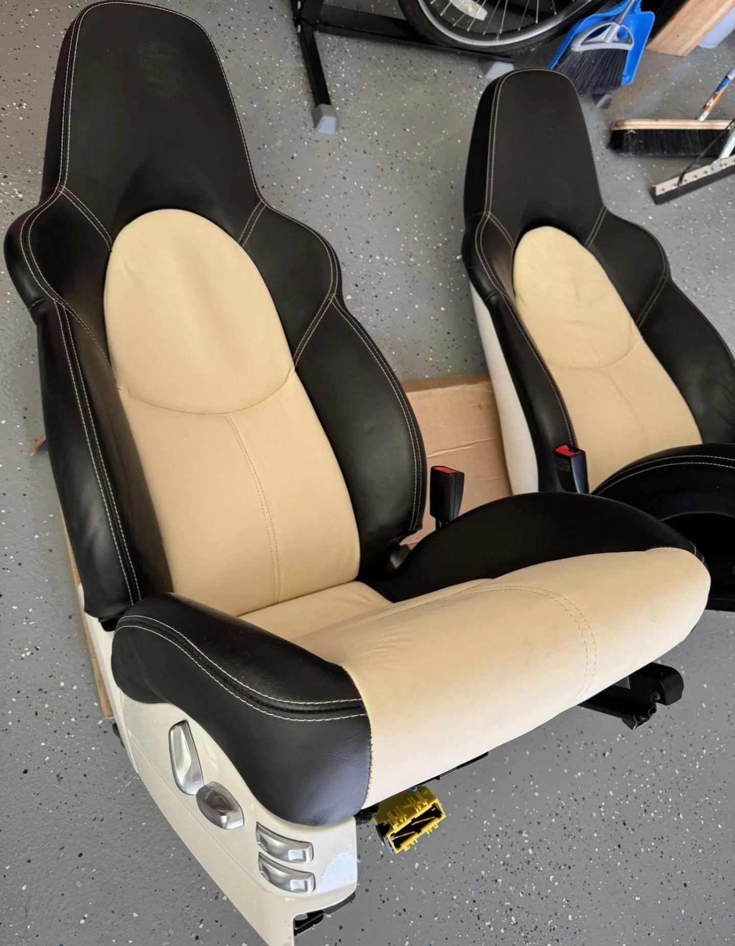 Porsche 997 Adaptive Sport Seats - Image 13